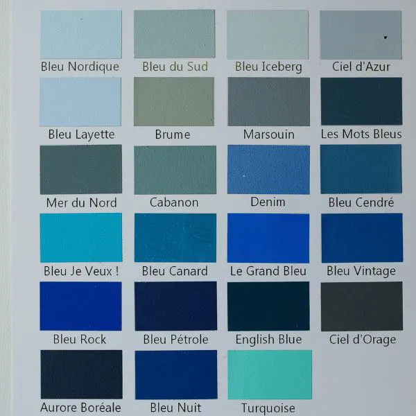 Nuancier bleu peint à la main